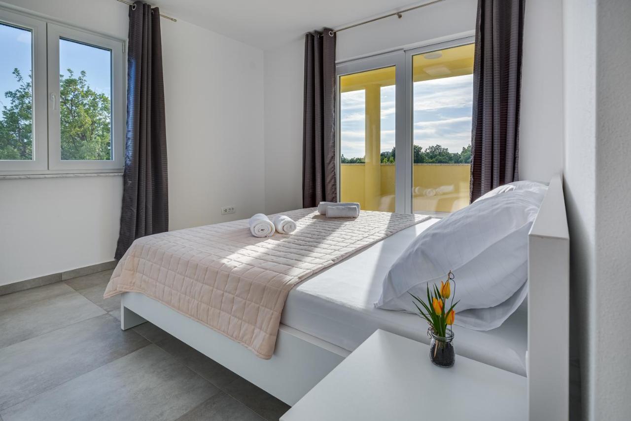 Green Point Paklenica Starigrad Exterior photo