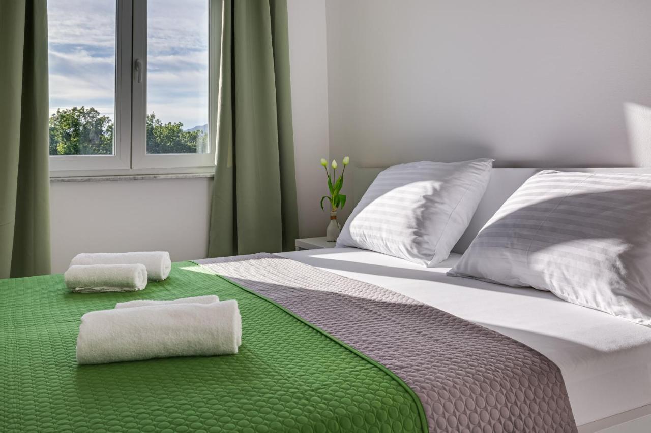 Green Point Paklenica Starigrad Exterior photo