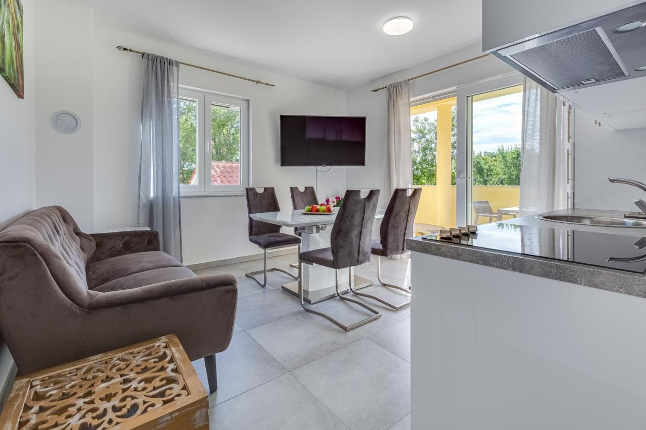 Green Point Paklenica Starigrad Exterior photo
