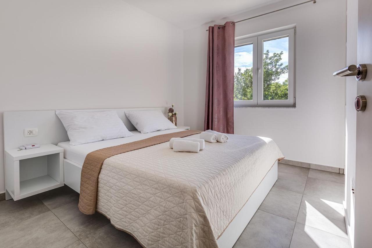 Green Point Paklenica Starigrad Exterior photo